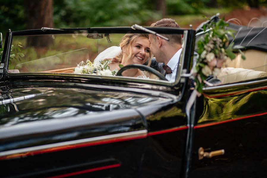 Fotógrafo de casamento Misha Danylyshyn (danylyshyn). Foto de 30 de março 2023