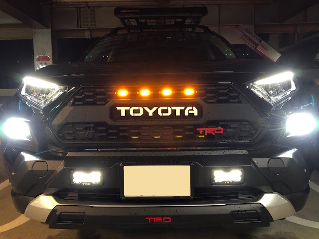 新品 フルセット RAV4 アドベンチャー 50系 タコマ風グリル ホワイト