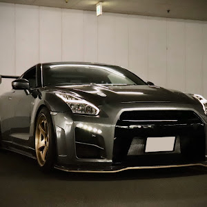 NISSAN GT-R