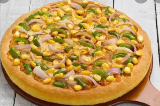 Corn Onion Capsicum Pizza