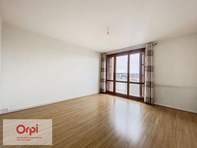 Location  appartement 2 pièces 61 m² à Montluçon (03100), 445 €