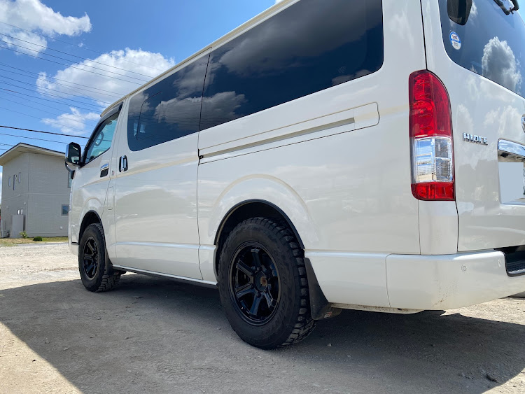 ハイエースバンのいつもイイね＆コメントありがとうございます😆・5月もよろしくお願いします・ゴールデンウィーク・ホイール交換に関するカスタム事例の投稿画像2枚目