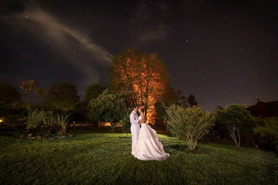 Wedding photographer Carlos Eduardo Mafla Paz (maflaphoto). Photo of 23 December 2015