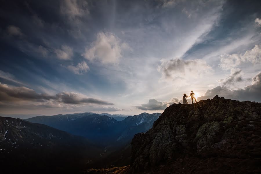 Jurufoto perkahwinan Monika Dziedzic (zielonakropka). Foto pada 6 Jun 2022