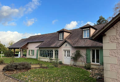 Propriété avec piscine et jardin 3