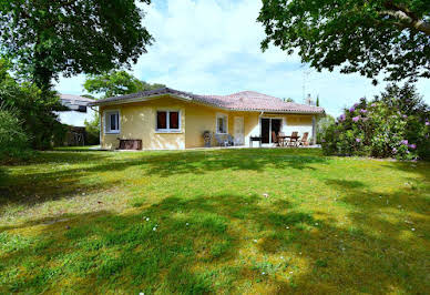 Villa with terrace 1