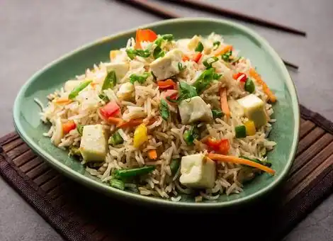 Paneer Vegetable Fried Rice [500 Ml]