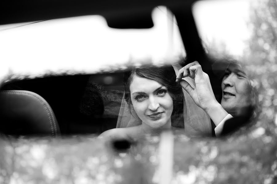 Wedding photographer Vitaliy Verkhoturov (verhoturov). Photo of 14 February 2019