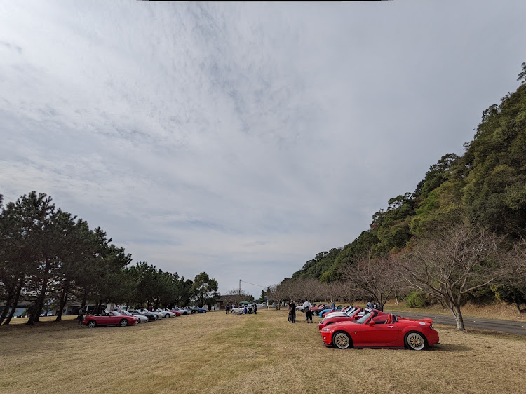 ロードスターのロードスターミーティング・オープンカーのある景色・やっぱり赤が好き・カルガモ走行・御立岬公園に関するカスタム事例の投稿画像2枚目