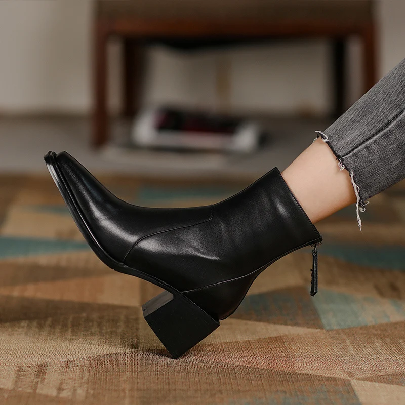 Title 2, Bottines femme en cuir à talon épais et bout ca...
