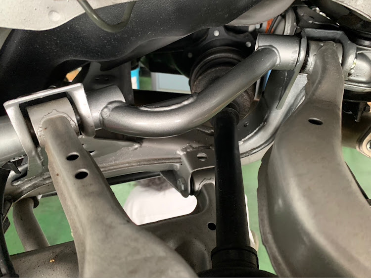 スカイライン GT-Rのバージョンアップ・ニスモ・足回り強化・ボディ補強・リアメンバーブレースに関するカスタム事例の投稿画像10枚目