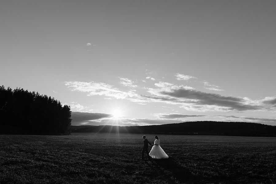 Fotógrafo de casamento Konstantin Solodyankin (baro). Foto de 3 de outubro 2016