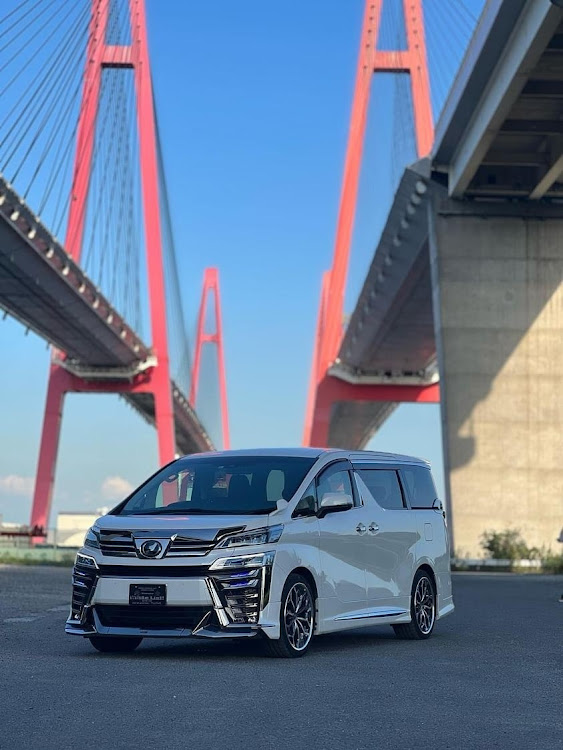 ヴェルファイアの橋と愛車・志ぶき橋・名港トリトン・錦帯橋・お題投稿に関するカスタム事例の投稿画像1枚目