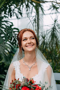 Fotógrafo de casamento Elvira Gilmanova (gilmanovaer). Foto de 2 de dezembro 2018