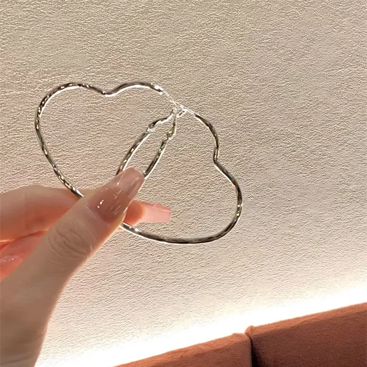 Senior oorclips oorbellen voor dames, niche design voor bovenste oor, stijlvol en comfortabel, ideaal voor dagelijks gebruik.
