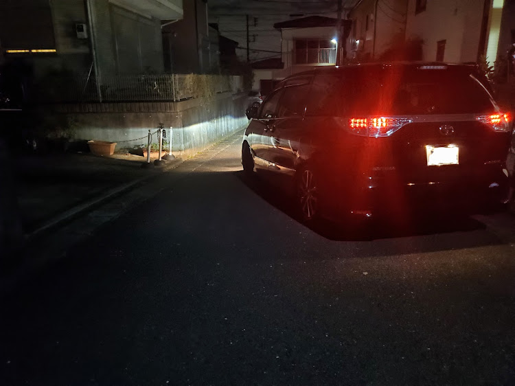 エスティマの愛車のお尻はこんな感じに関するカスタム事例の投稿画像1枚目
