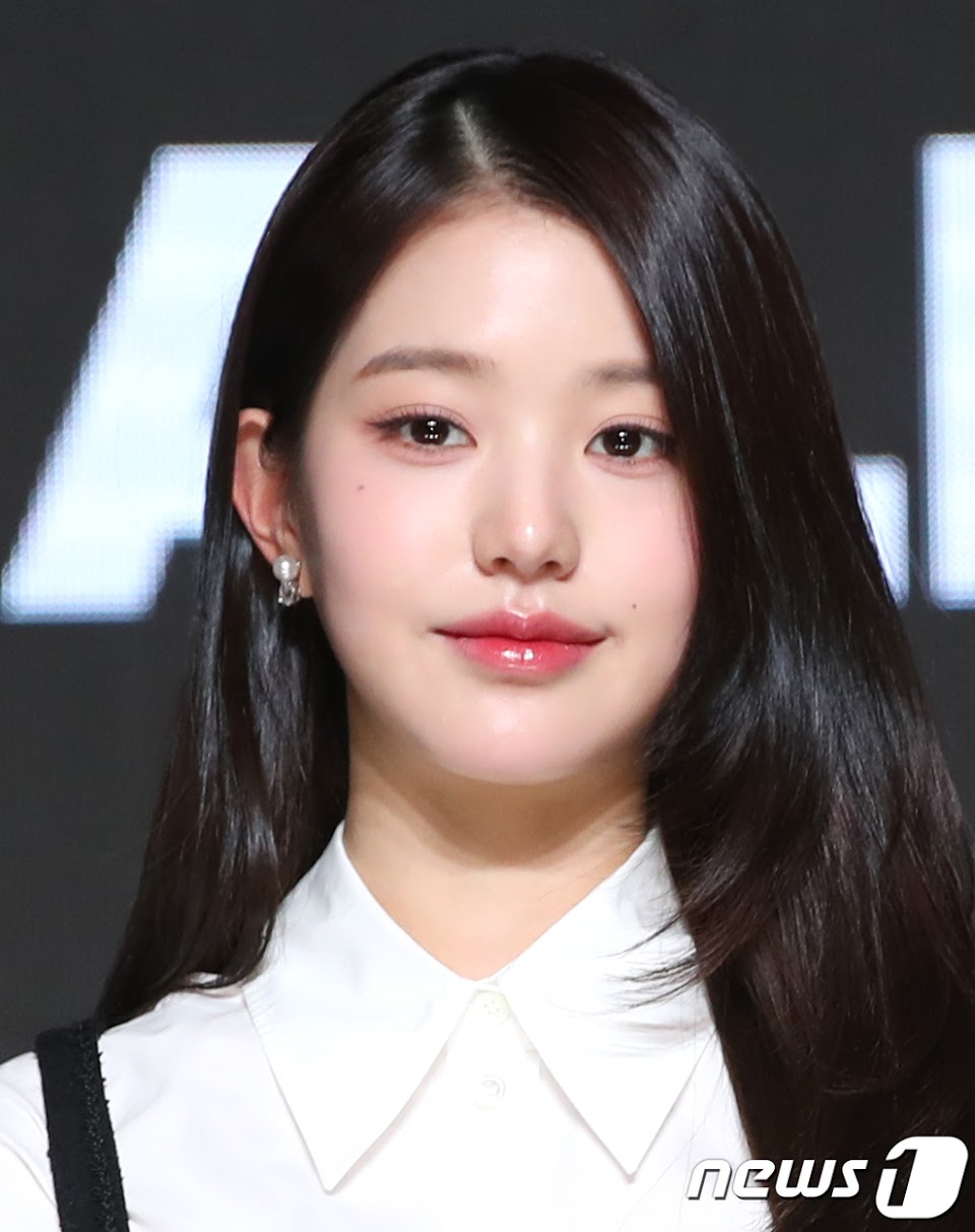 IVE's Jang Wonyoung Stuns In Unedited Press Photos At The Group's ...