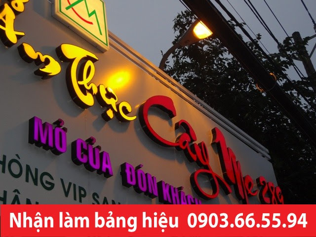 thiết kế thi công bảng hiệu hệ thống shop giày dép và cửa hàng trời 18