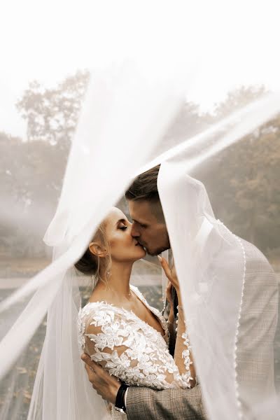 Wedding photographer Kostya Kryukov (kostjakrukov). Photo of 18 October 2020