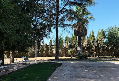 Maison avec piscine et jardin 5