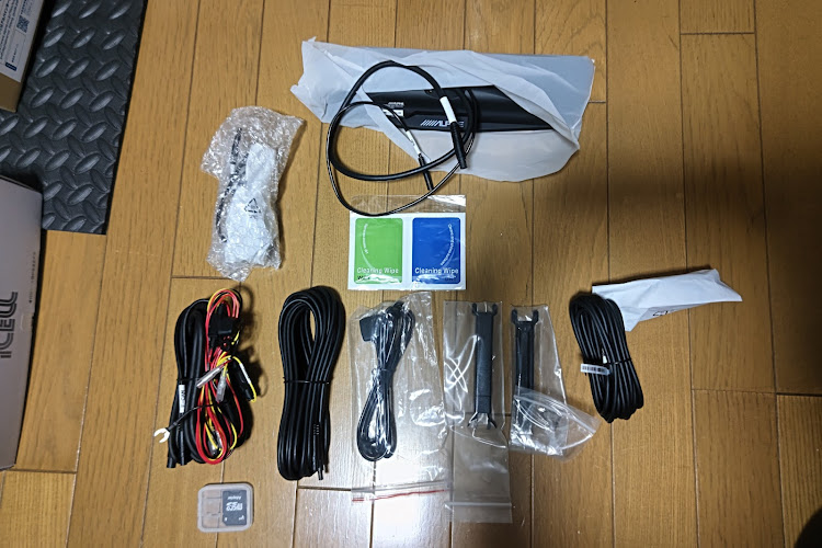 ハイラックスのハイラックス・11月もよろしくお願いします・ALPINEデジタルインナーミラー・ICELL B12APに関するカスタム事例の投稿画像4枚目