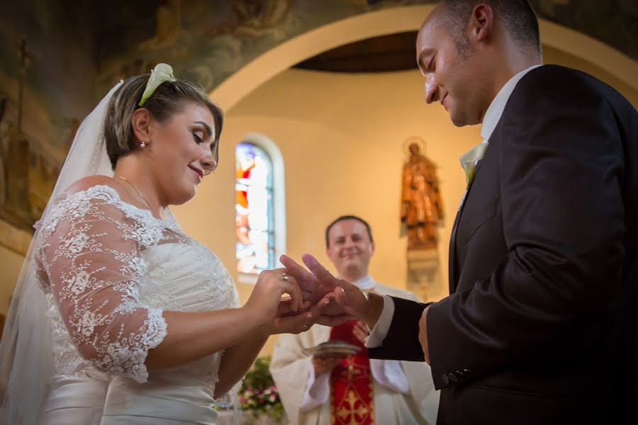 Fotografo di matrimoni Monika Kutassy (kutassy). Foto del 27 febbraio 2019