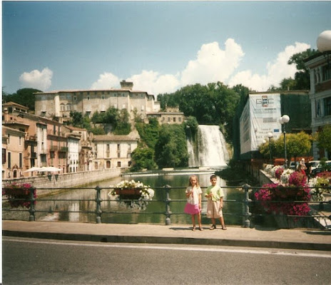 Bambini sul ponte di Lukrecia