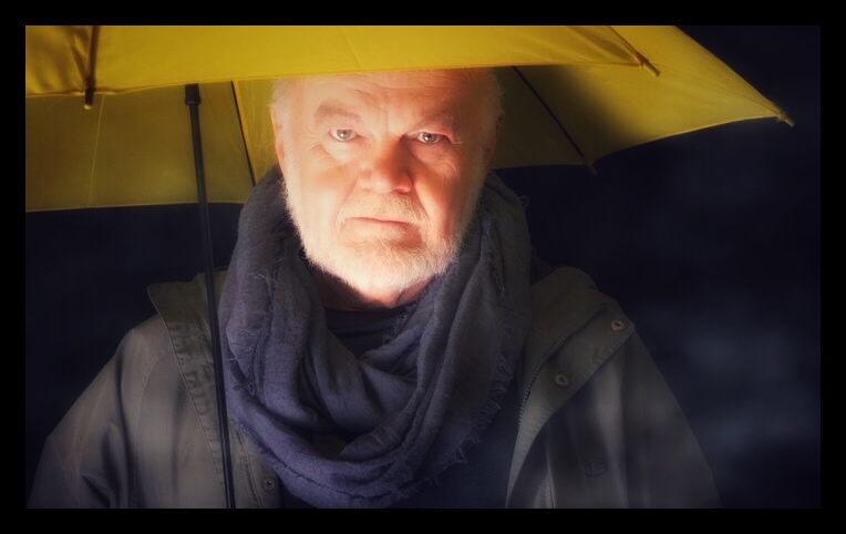 A Yellow umbrella  di SoraiaShine