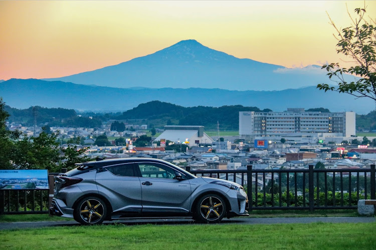 C-HRの2023ベストショット6月・コメント不要・第二章の幕開け・連投おじさん・鳥海山に関するカスタム事例の投稿画像1枚目