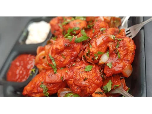 Veg Tandoori Saucy Momos (8 Pcs)