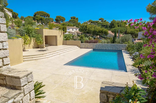 Apartment with terrace and pool 1