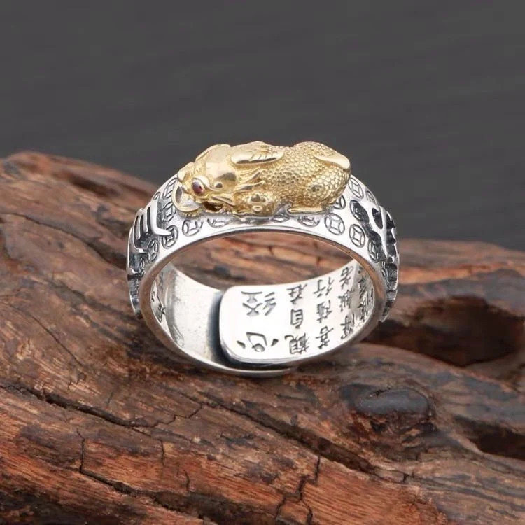 Bague homme motif KIRIN dominant sculpté, pour un look viril et distingué. Exprimez votre personnalité avec ce bijou unique et raffiné.