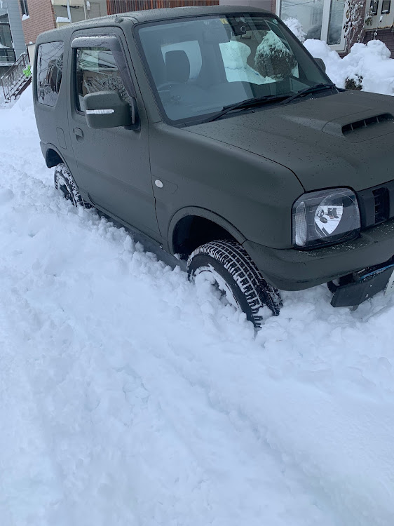 ジムニーの雪の中・スノアタに関するカスタム事例の投稿画像1枚目