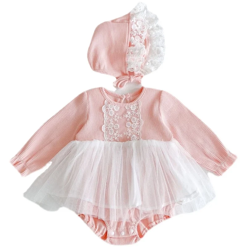 Body triangle polyvalent pour enfants, parfait pour toutes les occasions. Confort et style en un seul vêtement pour bébés et jeunes enfants.