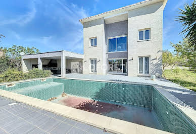 Villa with pool 10