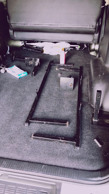 ハイエースバンのDIY・パーツ売りますに関するカスタム事例の投稿画像2枚目
