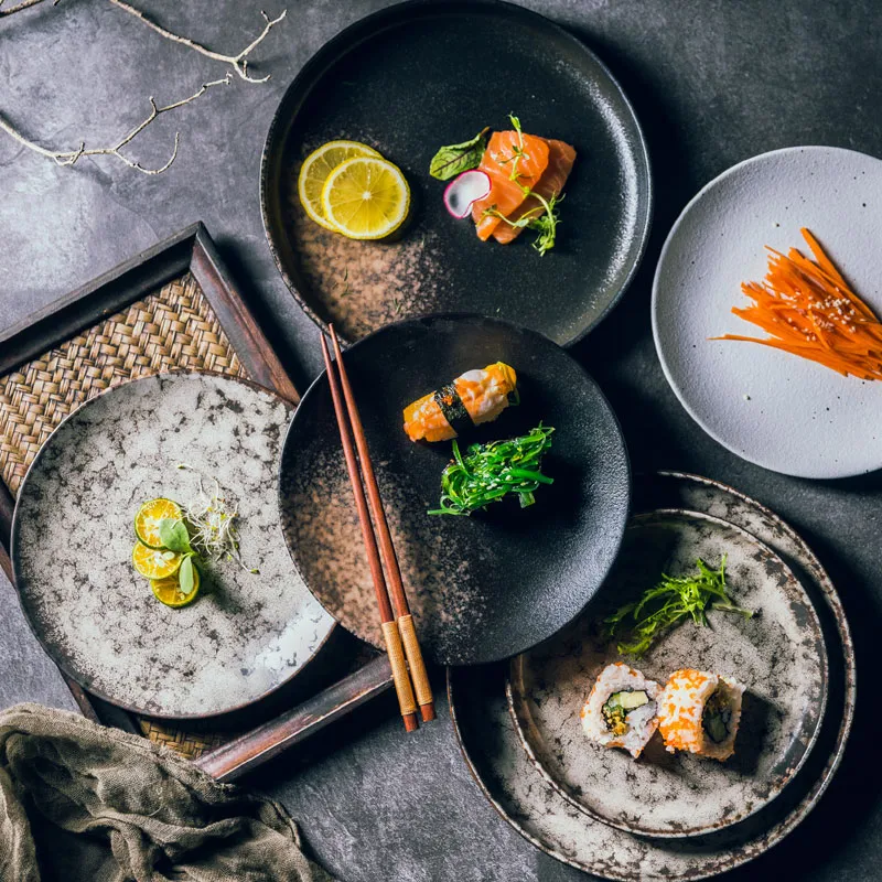 Nieuw Japans keramisch servies voor het ontbijt. Ervaar authentiek koken en presenteer uw gerechten met stijl.