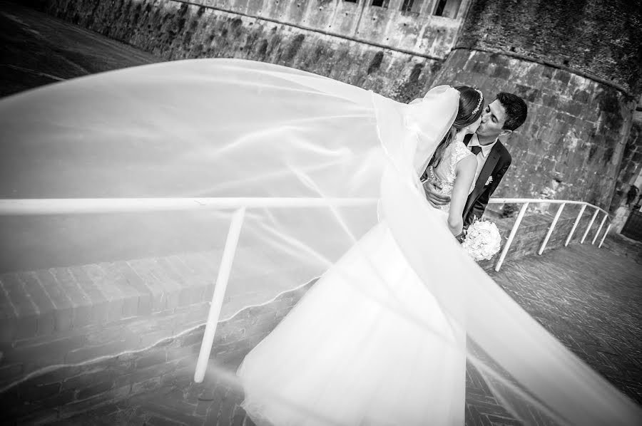 Fotografo di matrimoni Kinzica Bini (prontodia). Foto del 17 aprile 2019