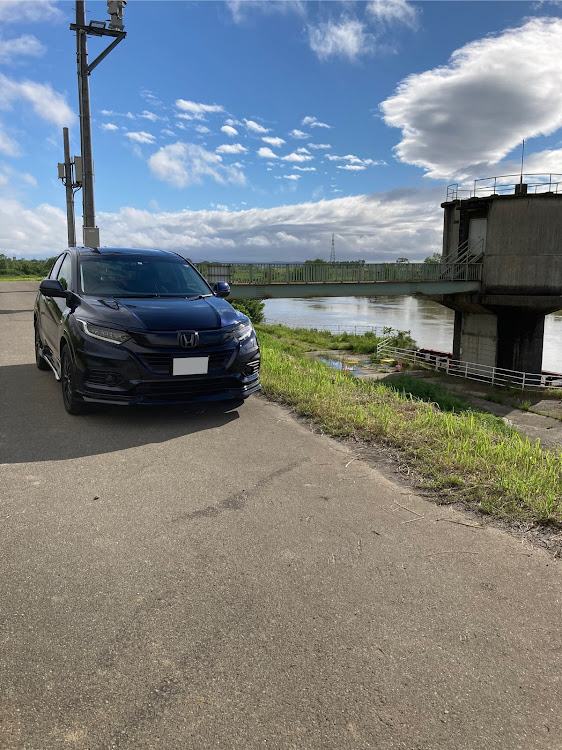 ヴェゼルの新潟県三条市・水門・自作シート・VEZELに関するカスタム事例の投稿画像3枚目