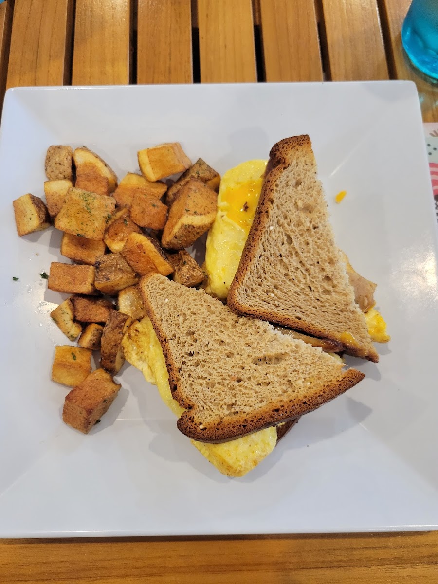 Breakfast Sando w/gf toast