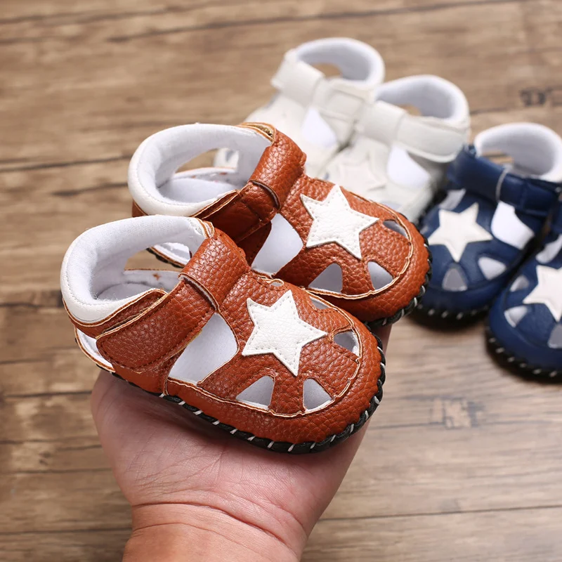 Zapatos para bebés con suela blanda perfectos para los primeros pasos de tu pequeño. Cómodos y seguros, ideales para gatear y caminar.
