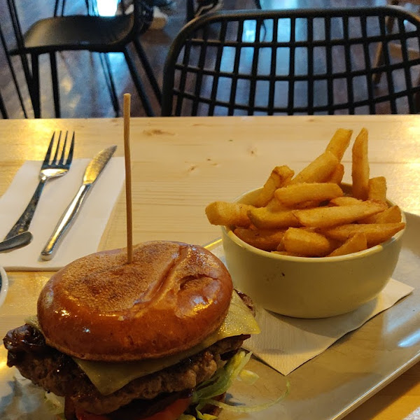 Gluten-Free Burgers at The Lithgow Tin Shed