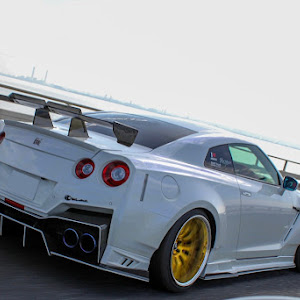 NISSAN GT-R R35