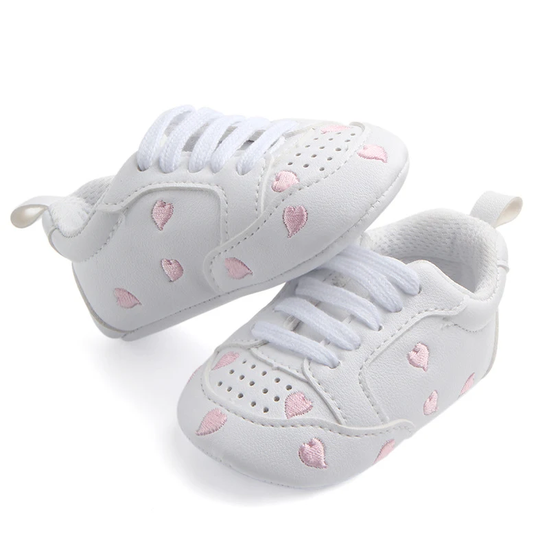 Title 8, Sportieve rode hartjes babyschoenen met zachte ...