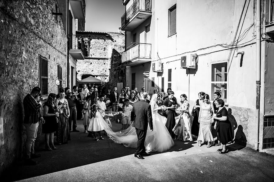 Wedding photographer Leonardo Scarriglia (leonardoscarrig). Photo of 24 May 2019