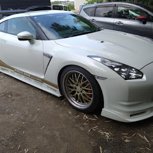 NISSAN GT-R R35