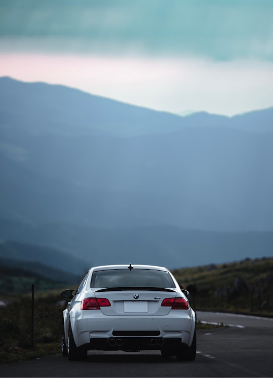 M3 クーペのバックシャンな愛車・今日も1日お疲れ様でした・お題に乗って投稿に関するカスタム事例の投稿画像2枚目