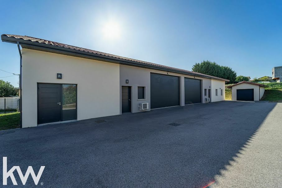 Vente locaux professionnels  339.5 m² à Pusignan (69330), 750 000 €