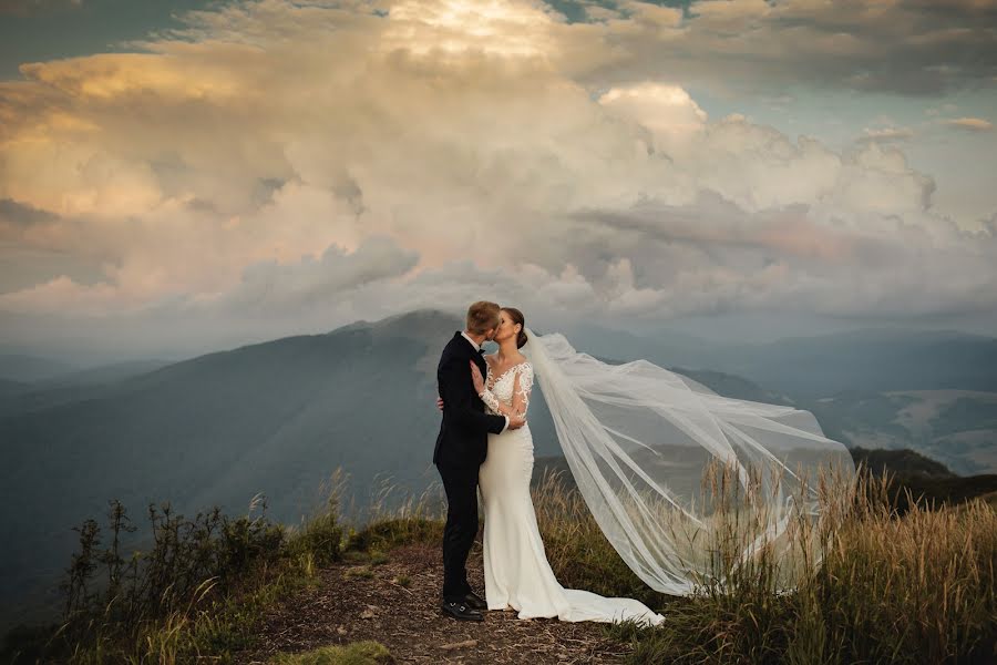 Photographe de mariage Radoslaw Ledwożyw (radofotografia). Photo du 16 décembre 2022