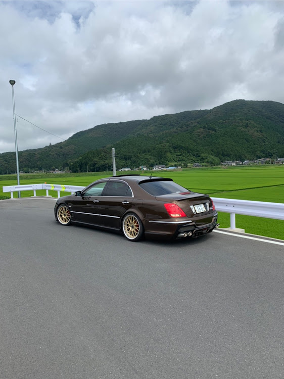 クラウンマジェスタの宮城県・18マジェスタ 後期・やはり撮る・ドライブ・アイス！に関するカスタム事例の投稿画像3枚目